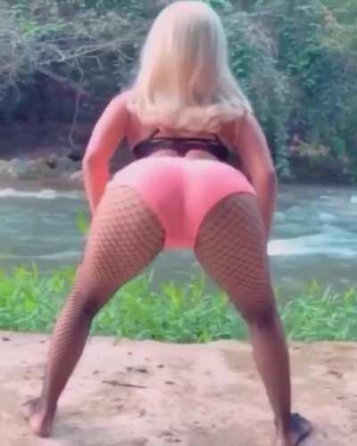 Not sure how I feel about her as a blonde but she could have any hair color or even no hair and I’d still watch that ass jiggle