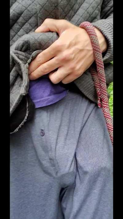 It gets stuck to one side sometimes when freeballing