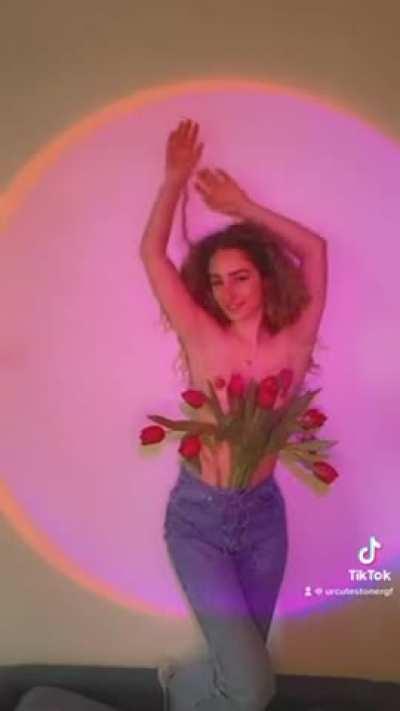 I didnt realize my nipples were showing 🤭