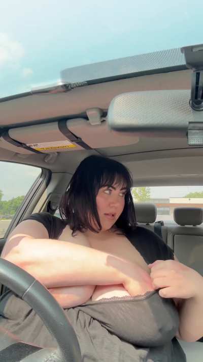 hang out with mee 😋