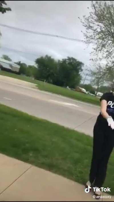 LITERALLY fucking died irl watching this