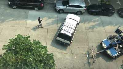 Woman in Lower Queen Anne (Republican & 2nd Ave W) Decides She Doesn’t Want to be Towed