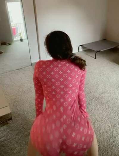 This sub needs more twerking