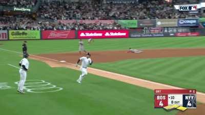 [Highlight] Josh Donaldson walks off the Red Sox with an RBI hit in the 10th to seal the Yankees a playoff spot!