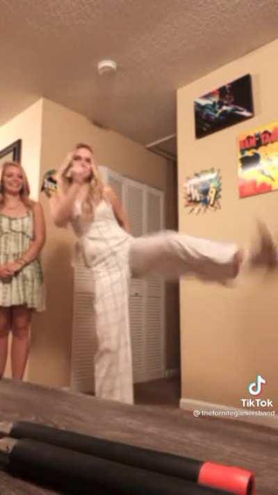 Chad Naruto cosplayer teaches girls ninja moves