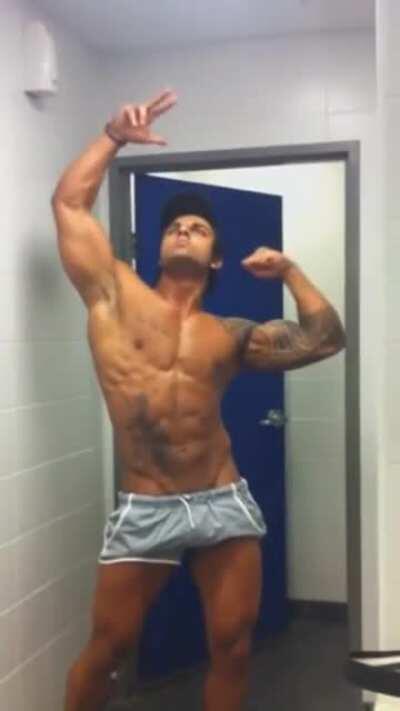 When you got alcohol and nicotine induced stomach ulcer from living the aesthetic lifestyle, lost 30lbs of gains and finally recovering to ascend once again. WHOS READY FOR SPRING AND SUMMER BRAHS!?!