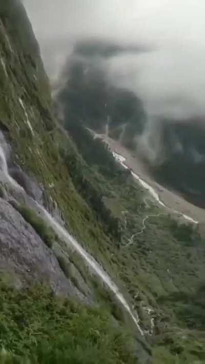 no harness no nothing just massive drop & a line to grab - shiva dhara,nepal.