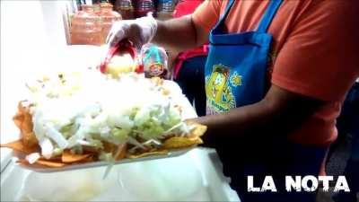 Te da asco la pizza con piña pero te tragas esa madre.