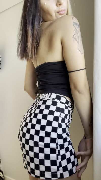 if you think im an older mans dream, drop a 💘