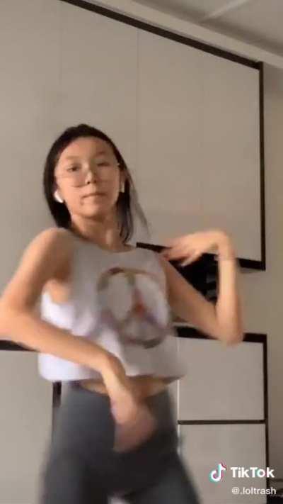 Hot cameltoe and tight body