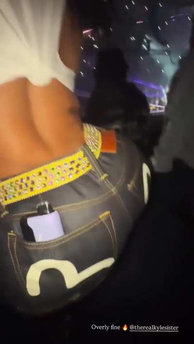 Showing it off in jeans