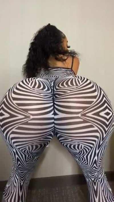 Hypnotized 😵‍💫🍑🤤😻😍❤️