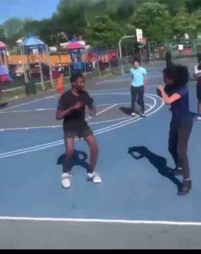 The one losing is the same not tha who tries to troll me online (also I’m not even recording or fighting)