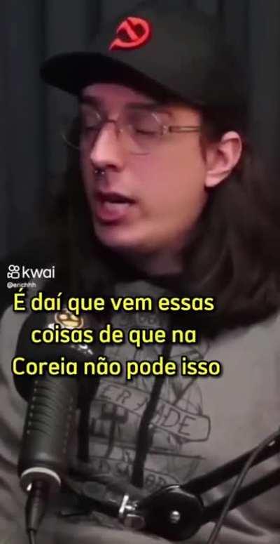 Comunista  &eth;