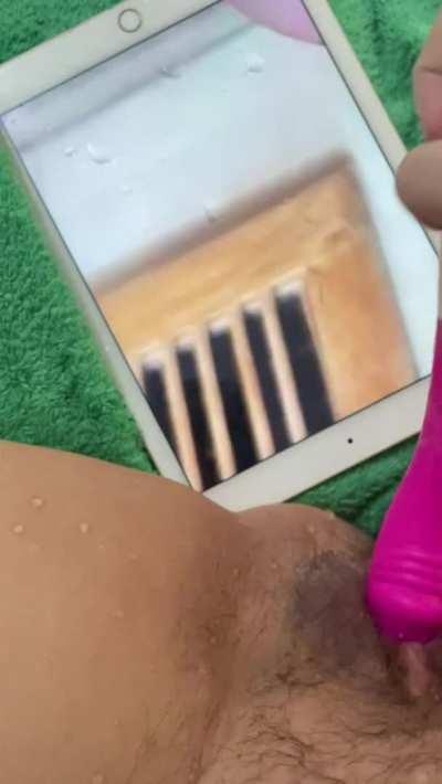 Watching a guy cum makes me cum too