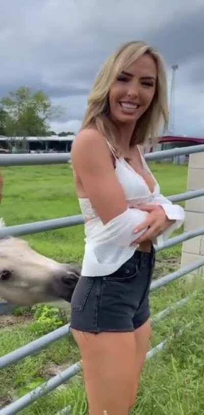 Peyton getting her ass ate and enjoying it