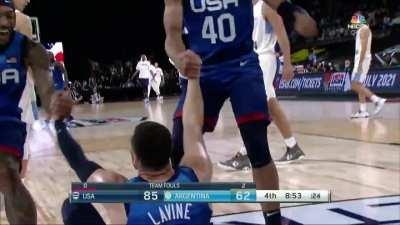 [Highlight] Zach Lavine with the vicious one-handed jam