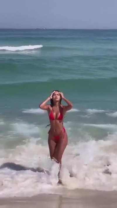 Juliana (@juliananalu)