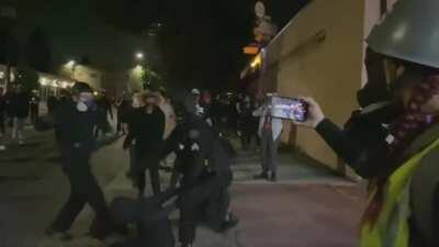 Police make 4 quick arrests antifa fail to save their comrade - Portland 4th September