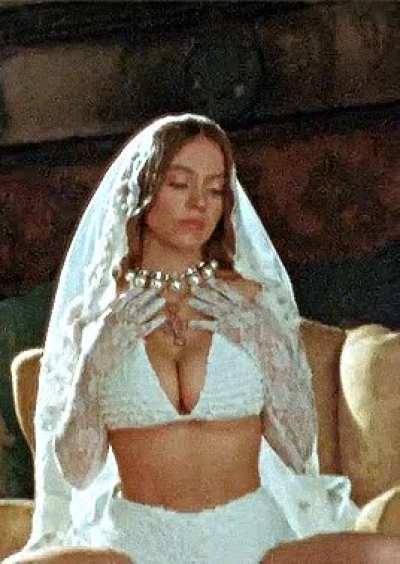 I can only imagine the cum Syd Sweeney has extracted from current generation of boys, she looks like a fucking bride in here.