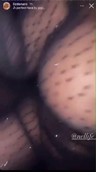 Nel_life playing with her boobies