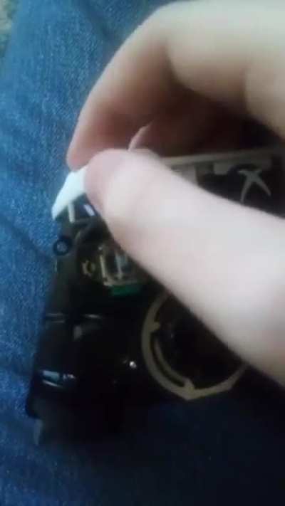 My left bumper is loose, and I can't tell what's wrong. (Serious post, took it apart to try finding out what happened) Series S controller.