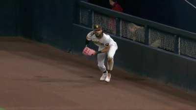 [Highlight] Tatis Jr. with an outfield assist to get Rosario out at first after a single in the 9th