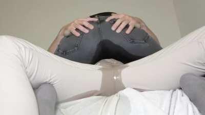 She wets her pants on her boyfriend without warning