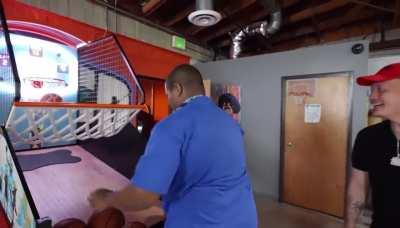Crip Mac playing basketball is the funniest shit ever ðð TINY HARD HEAD F.I.P
