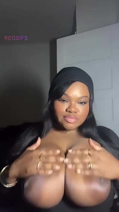 F25 | do you like these ebony emo tits🤤💕