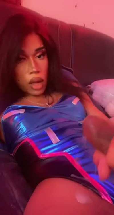 D.Va’s ultimate is charged up and ready to burst :p