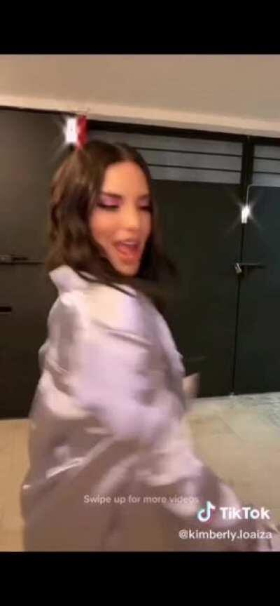 Uf se le un poco el pezon