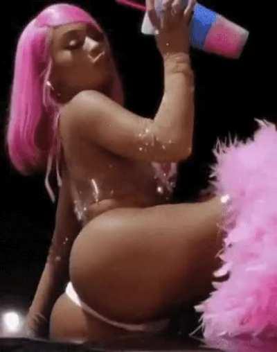 This about to be the first time I bust for Saweetie, who wanna come help and see?