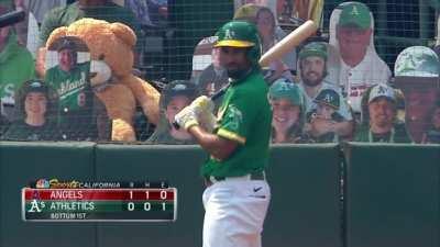 Isaiah and Joshua Semien introduce their dad, much to Marcus Semien's surprise