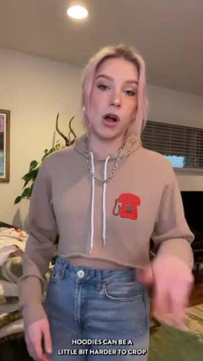 Courtney showing how to make a crop top 👌