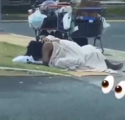 Mbn😅 manz getting more coochie then me🙂