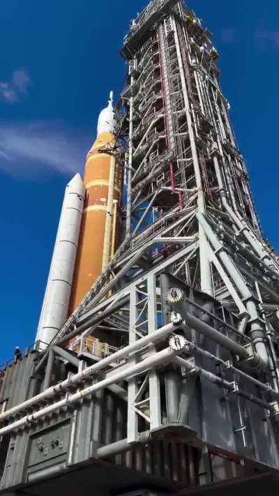 Meet the Titan: The NASA Crawler-Transporter