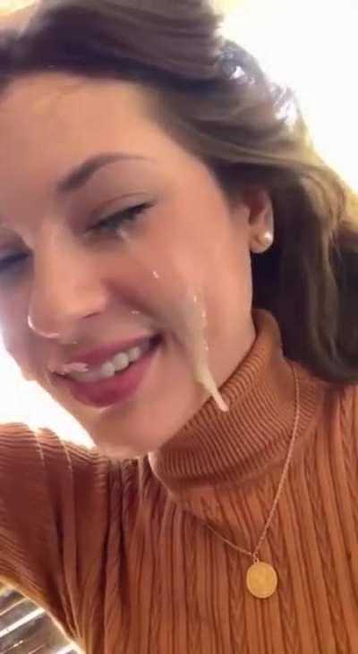 Die geile Spermaschlampe, schreibt mir