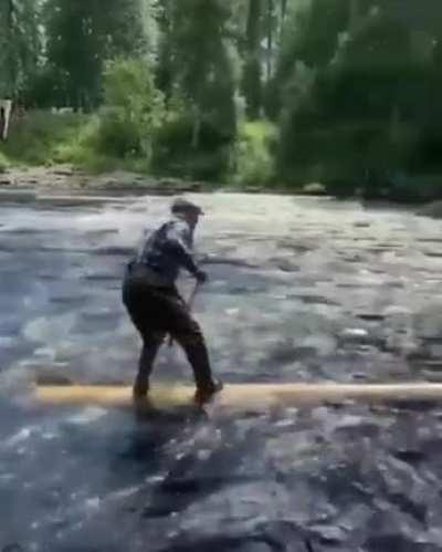 Retired logger shows us how it was done back in the day.
