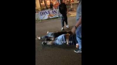 Group Assaults a Family and Robs their Unconscious Bodies