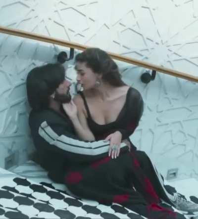 Alia bhatt this song 