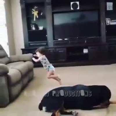 SoLdIeR bRuTaLly cUt dOwN iN wArZoNe