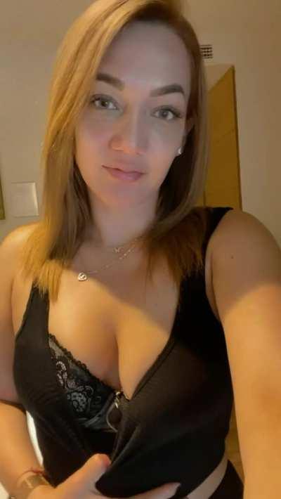 Would you cum all over my 26 y/o Columbian tits?