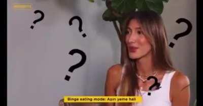 Atamızın Harf Devrimiyle gelen ari Türkçe'miz.. İzindeyiz!