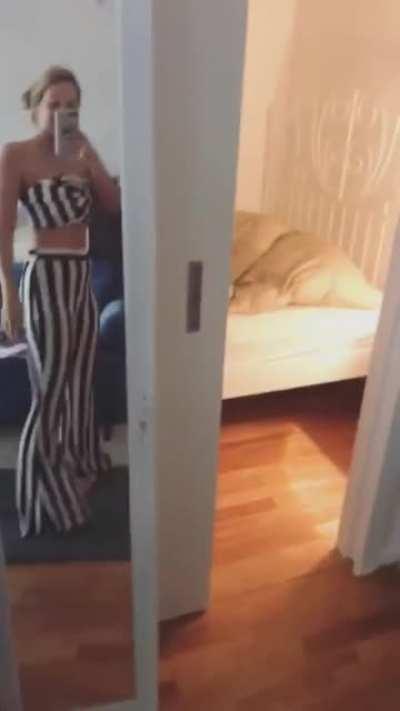 Sjokz in flare pants, probably one of my favourite outfits from her.