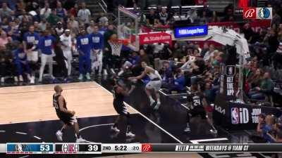 [Highlight] Josh Green slams his foot on the gas pedal for the fast break layup