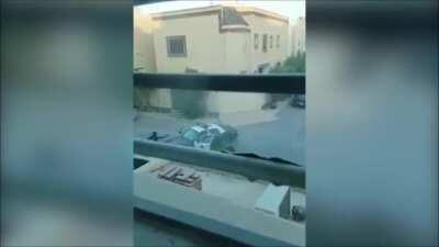 Saudi police officer successfully defends himself against two ISIS terrorists (2017)