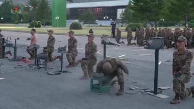 朝鲜神功，震惊费拉轮友。