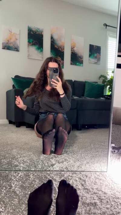 My feet need all your attention 