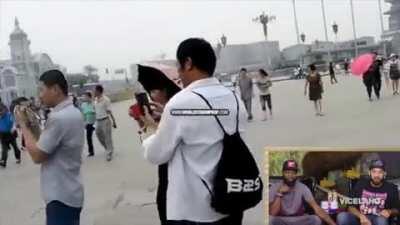 Chinese tourists react to black tourists